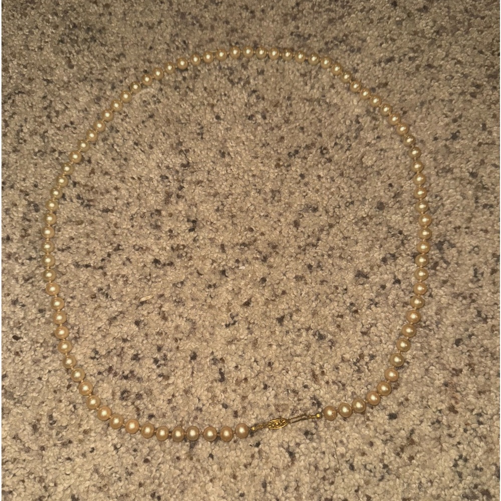 Roses Pink Pearl Necklace